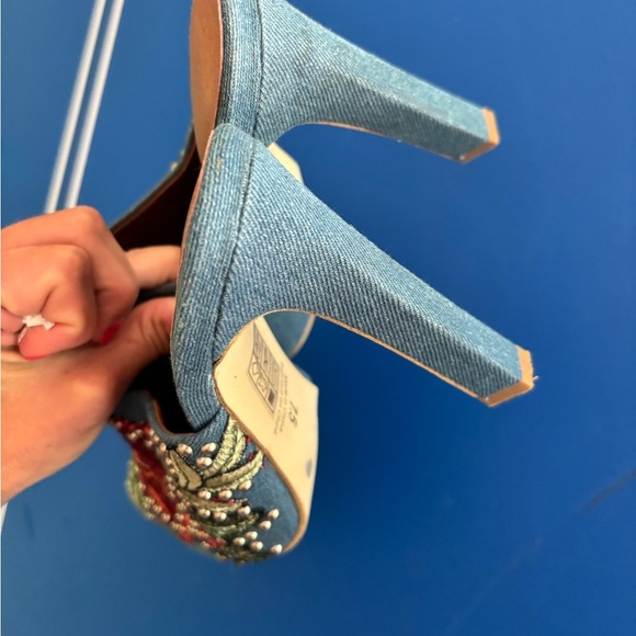 Anthropologie Jeffrey Campbell Women's Embroidered Denim Mules - Red and Gold - Picture 4 of 6